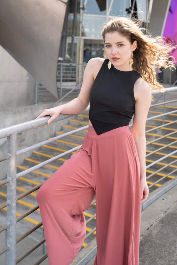 Woman wearing Gold Heatwave Earrings